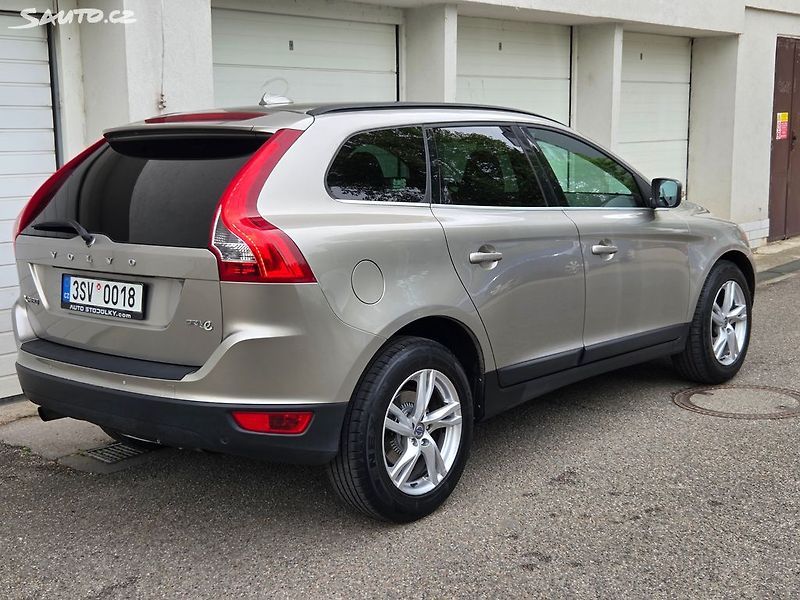 Volvo XC60 (2011) 2.0D 120Kw Manuál - fotka 8 z 29