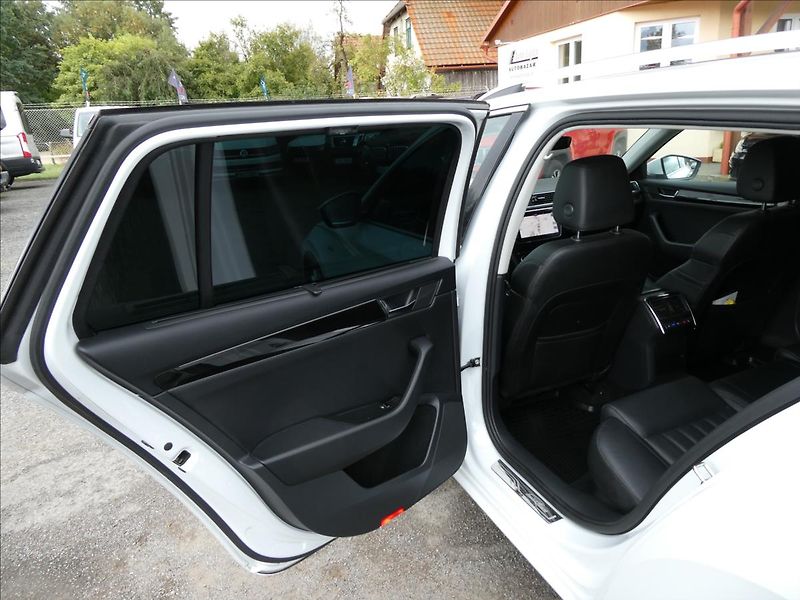 Škoda Superb 2,0 TDI 140kW 4x4 DSG Laurin&K - fotka 28 z 56