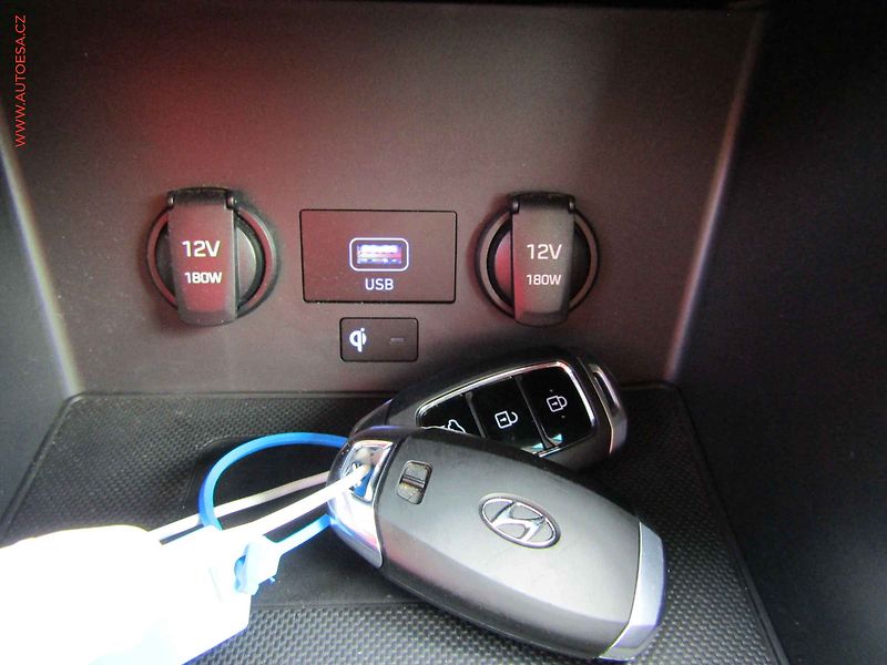 Hyundai i30 (2023) 1.5 DPi, 1.maj,ČR, Navi, AC - fotka 19 z 22