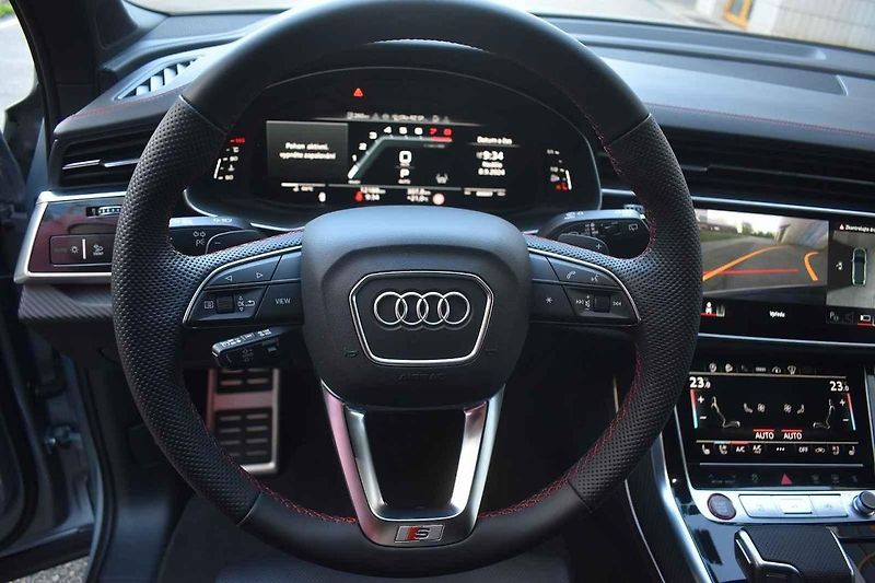 Audi SQ7 je velmi rychlé univerzální auto, ovšem s vyšší cenovkou