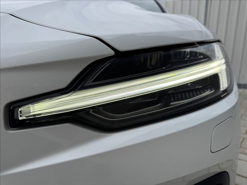 Volvo V60 2,0 T6 AWD Inscription DPH ČR - fotka 9 z 50