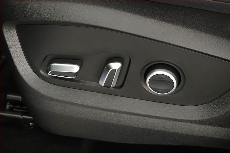 Chery Tiggo 8 (2026) 1.6 TGDI, UNIQUE, Ad. tempomat - fotka 18 z 20