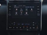 Hyundai Tucson (2023) 1.6 T-GDi 110kW, ČR, Serv. kni - náhled 20