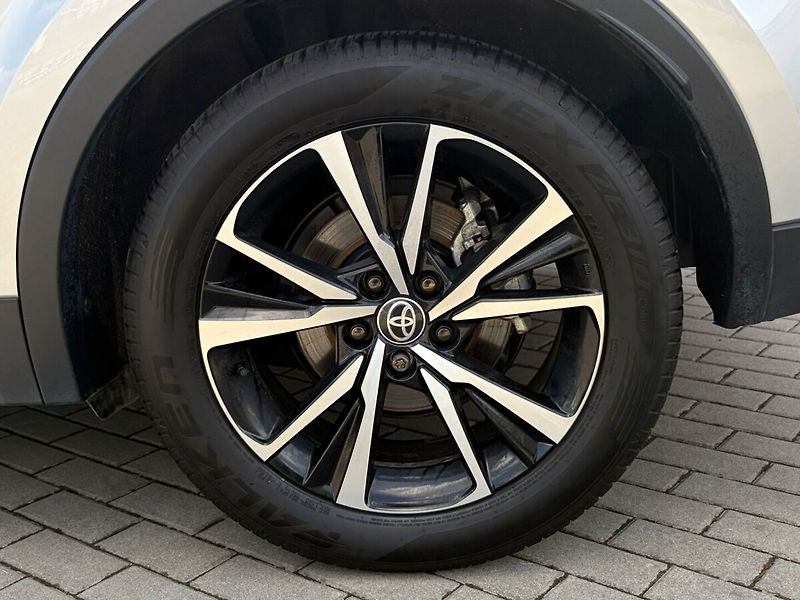 Toyota C-HR 1.8 Style - fotka 18 z 19