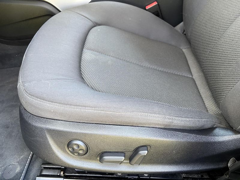 Audi A6 (2012) kombi 3.0 V6 TDI quattro pěkná - fotka 18 z 31