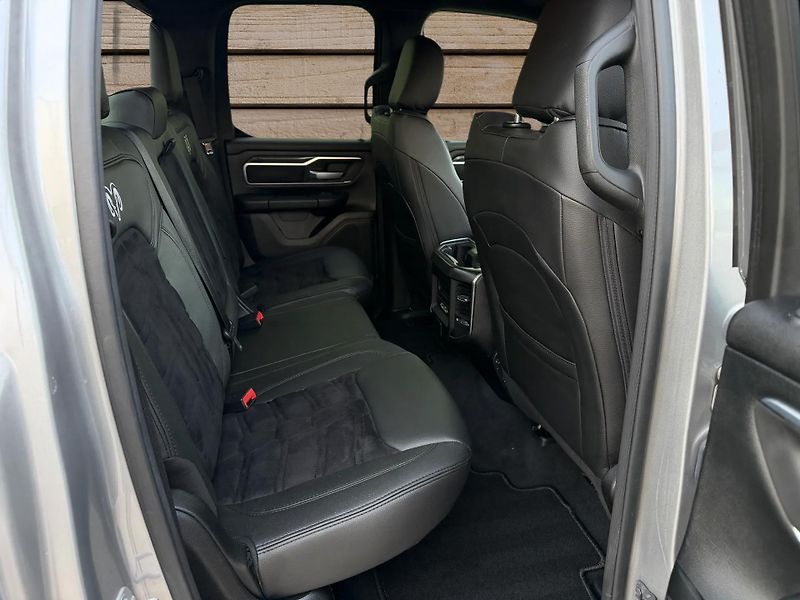 Dodge RAM (2019) +HEMI+ROUGH COUNTRY+ - fotka 9 z 22