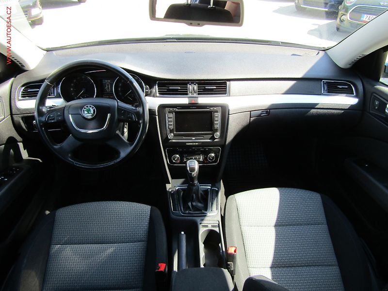 Škoda Superb (2009) 2.0TDi, ČR, Xenon, AC - fotka 8 z 23