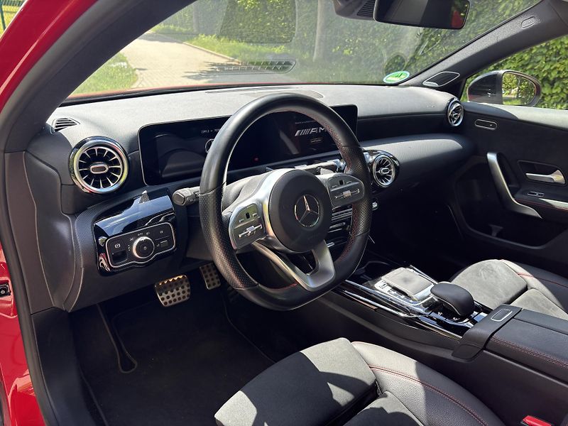 Mercedes-Benz Třídy A A 35 AMG 4Matic - fotka 24 z 31