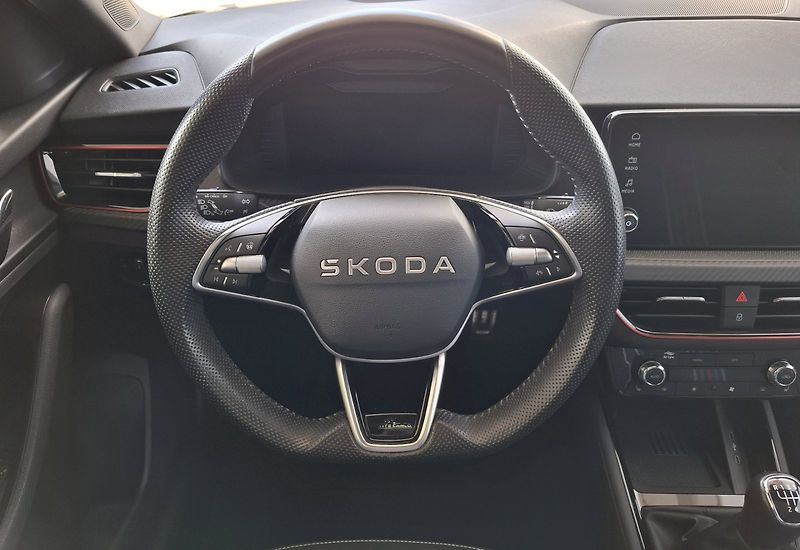 Škoda Scala (2025) MONTE CARLO TS 110/1.5 M6F - fotka 5 z 30