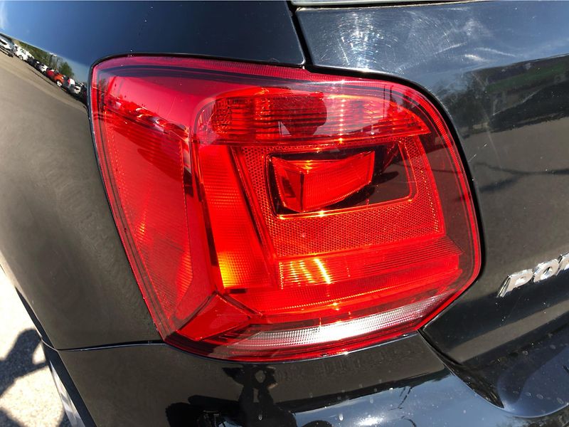 Volkswagen Polo A Comfortline 1.0 MPI /44kW - fotka 26 z 28