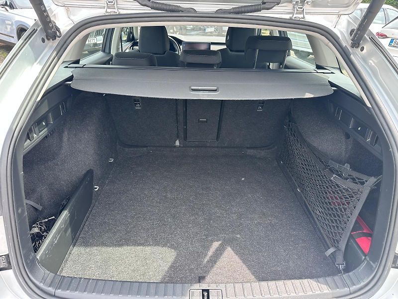 Škoda Octavia 2.0 TDI Style - fotka 15 z 15