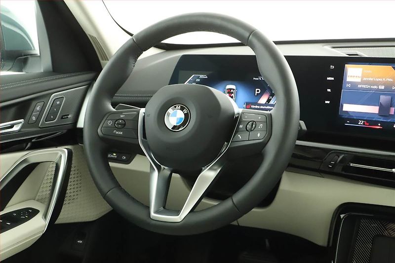 BMW X1 (2026) sDrive18i - fotka 8 z 20
