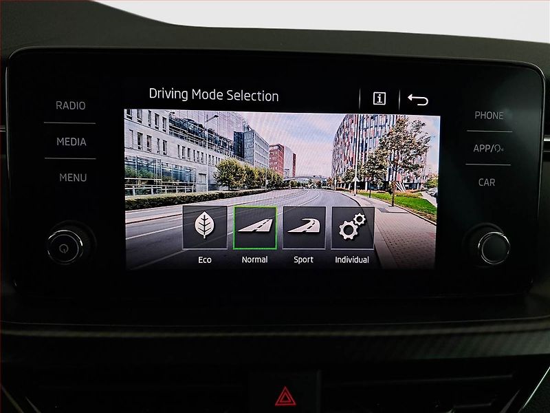 Škoda Scala (2022) Monte Carlo 1.5 TSI - fotka 18 z 21