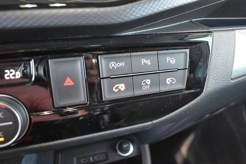 Volkswagen Multivan (2023) 2.0TDI 150kW DSG 4x4, LED, taž - fotka 23 z 26