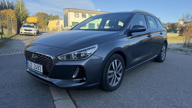Hyundai i30 (2017) 1.6 CRDI 81KW 144 TISKM VÝBAVA - fotografie inzerátu