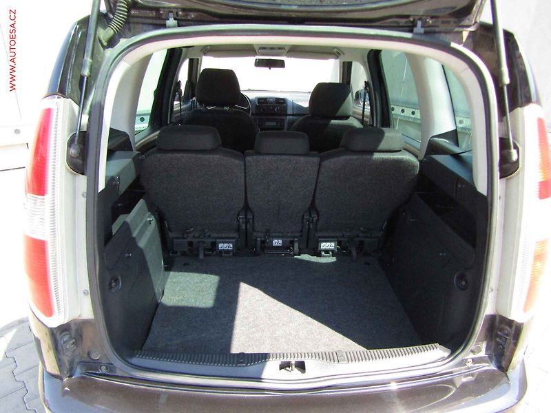 Škoda Roomster (2012) 1.2 TSi, AC, výhřev sed - fotka 7 z 16