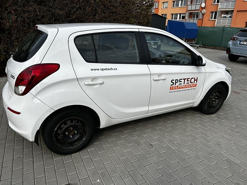 Hyundai i20 1.3 /63kW - fotka 5 z 16