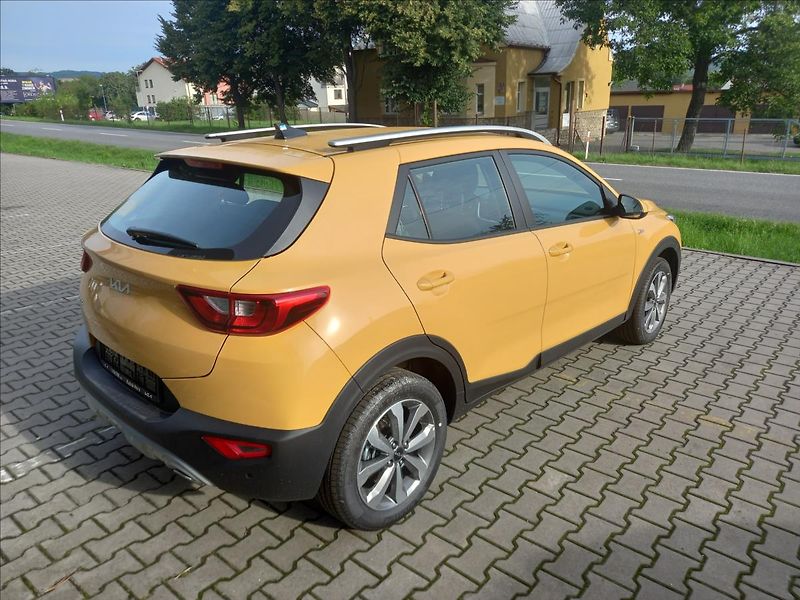 Kia Stonic 1,0 T-GDi  7DCT SPIN - fotka 4 z 5