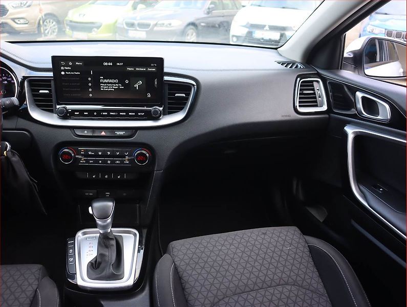 Kia Ceed (2019) Gold 1.4 T-GDI, Automat - fotka 8 z 18