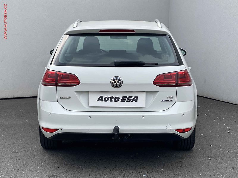 Volkswagen Golf (2014) 1.4 TGi, ČR, Highline, DSG - fotka 5 z 16