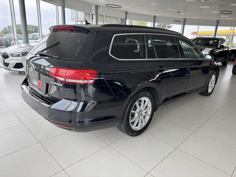 Volkswagen Passat 1,6TDI DSG*ComfortLine*ACC*Nav - fotka 5 z 32