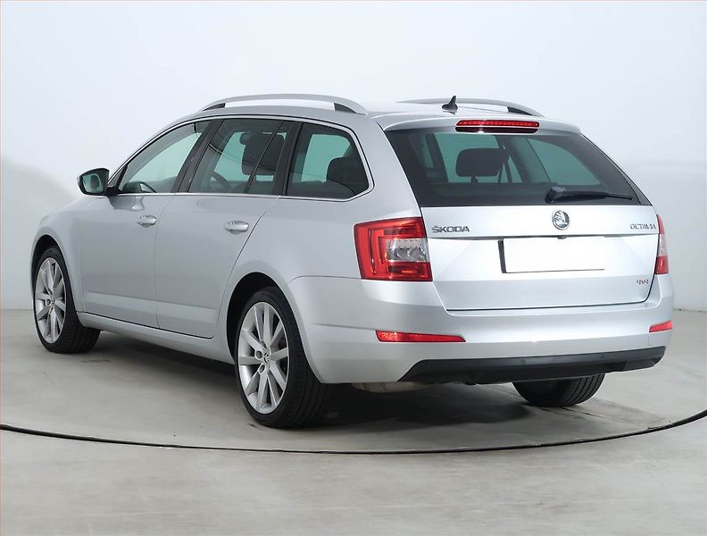 Škoda Octavia (2015) 2.0 TDI, 4X4, Automat - fotka 4 z 25