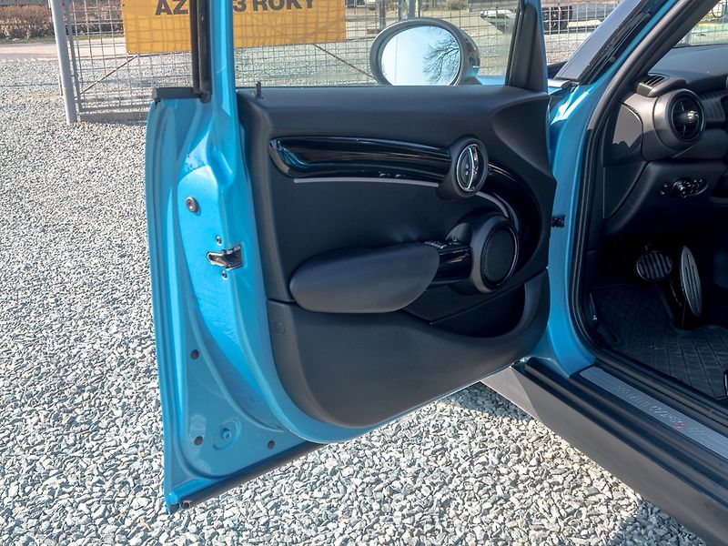 Mini Cooper S (2018) 12/18 2.0T 141KW mat - fotka 14 z 56