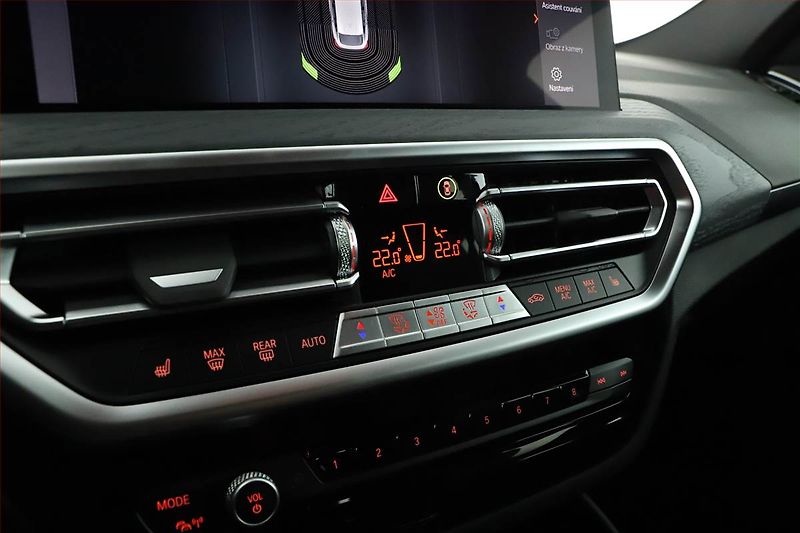 BMW X4 (2025) xDrive20i, Výhřev, Navi - fotka 15 z 19
