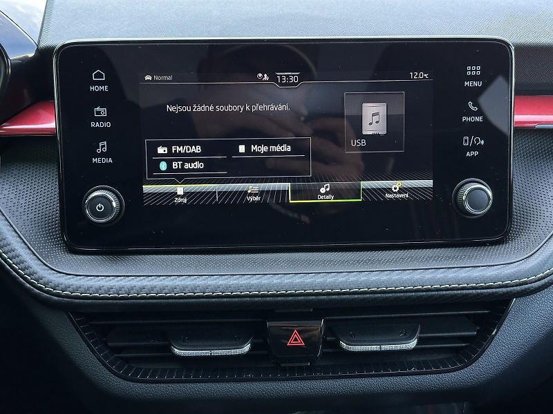 Škoda Fabia 1.0TSi Monte Carlo 116PS Bi-LE - fotka 26 z 42