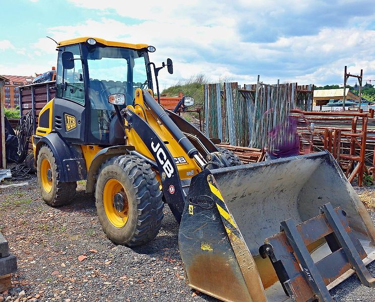 JCB (2017) JCB 409 T4 - fotka 1 z 3