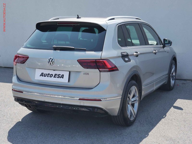 Volkswagen Tiguan (2019) 2.0TDi, 1.maj,ČR, R-Line - fotka 4 z 15