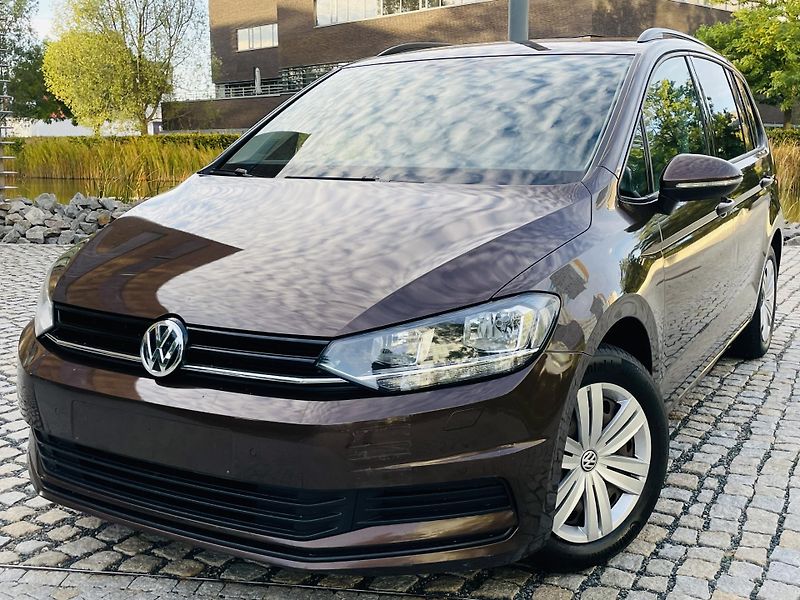 Volkswagen Touran 1.2TSI MANUÁL 7MÍST SERVISKA - fotka 1 z 42
