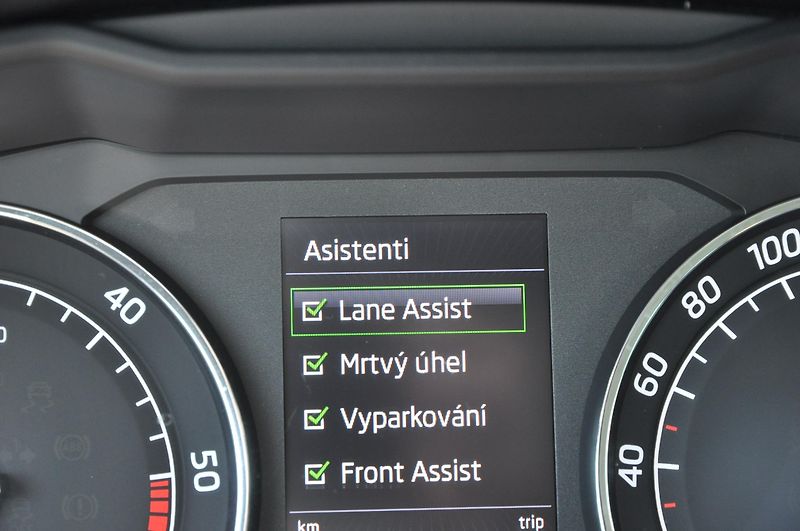 Škoda Superb III 2.0TDi 140kW KOMBI - fotka 22 z 23