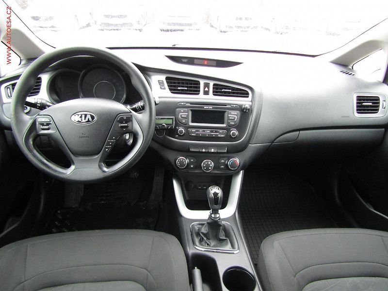 Kia Ceed (2013) 1.4 CRDi, ČR - fotka 8 z 16