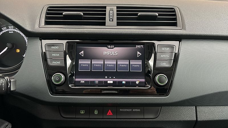 Škoda Fabia 1.0 TSI Active - fotka 11 z 23
