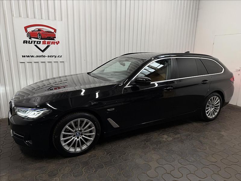 BMW Řada 5 530E XDRIVE ACC LASER TAŽNÉ - fotka 3 z 47