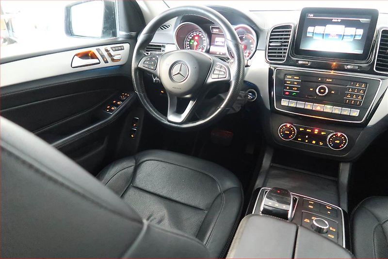 Mercedes-Benz GLE (2016) Avantgarde 350 d - fotka 7 z 19
