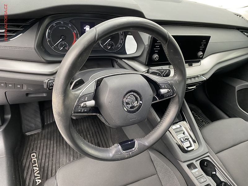 Škoda Octavia (2021) 1.5TSi e-TEC, 1.maj,ČR - fotka 12 z 17