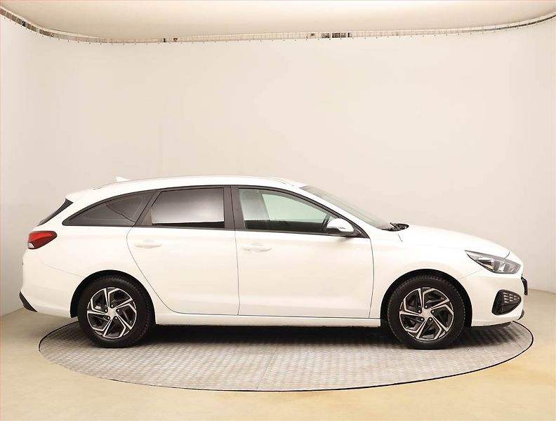 Hyundai i30 (2021) 1.6 CRDi, ČR,1.maj, Serv.kniha - fotka 6 z 23