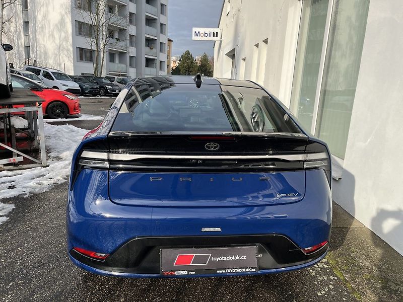 Toyota Prius 2.0L PHEV Executive - fotka 7 z 31
