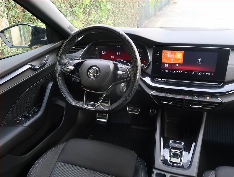 Škoda Octavia (2023) 2.0 TDI - fotka 7 z 26