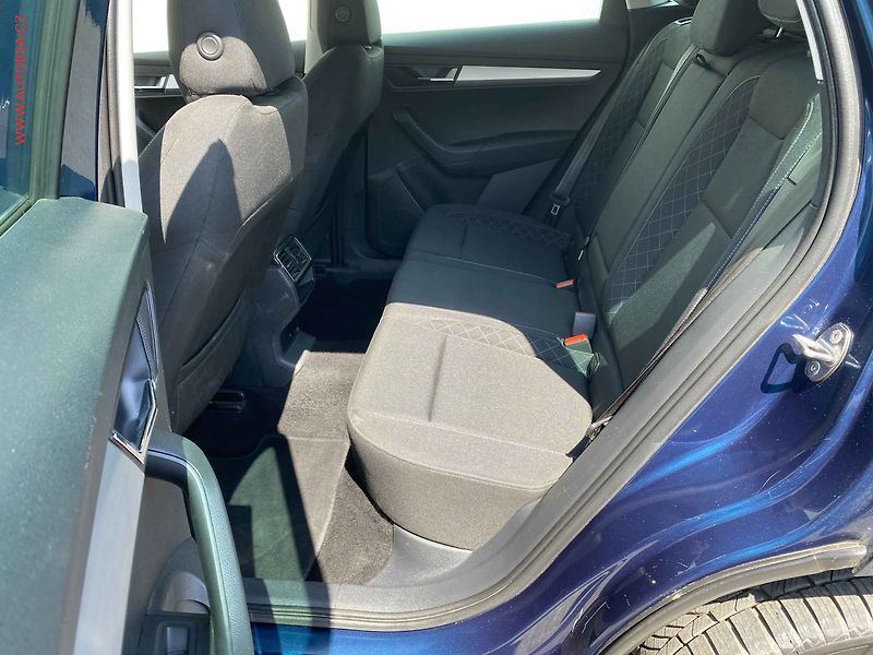 Škoda Karoq (2019) 1.6 TDi, Ambition, DSG, navi - fotka 10 z 16