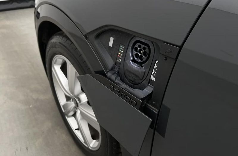 Audi Q8 e-tron 50 Q Vzduch. odpružení Kamera - fotka 13 z 32