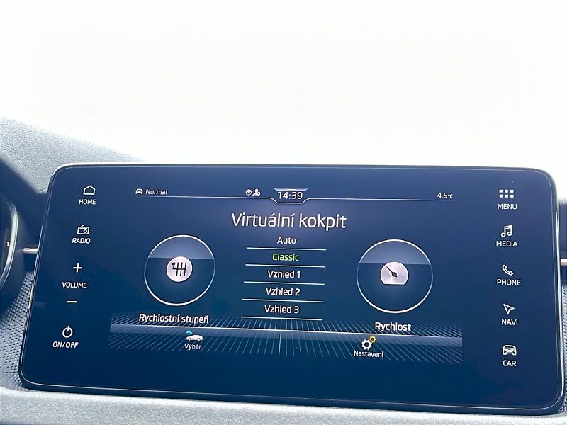 Škoda Scala (2024) 1.5 TSI 110kW Top Selection - fotka 21 z 35