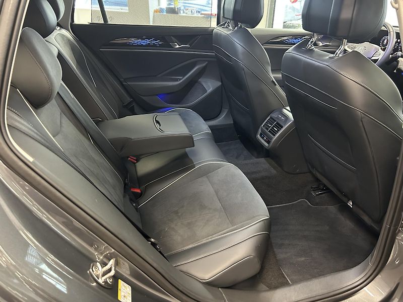 Volkswagen Passat (2025) 2.0TDi DSG ELEGANCE REZERVACE - fotka 33 z 36
