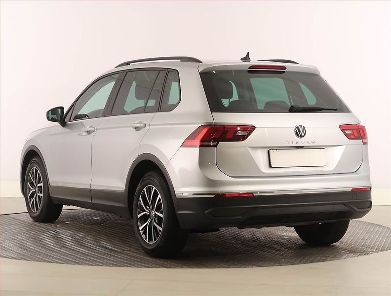 Volkswagen Tiguan (2021) Life 1.5 TSI, digi klima - fotka 4 z 24