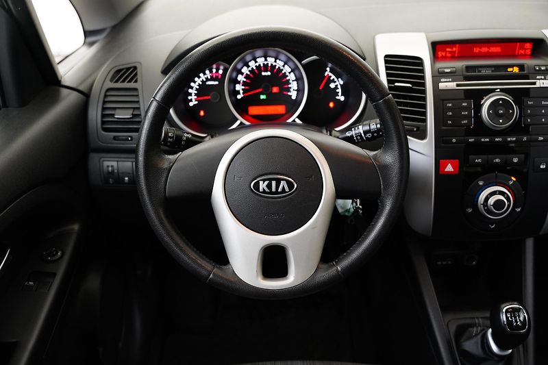 Kia Venga - fotka 16 z 24