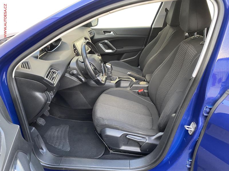 Peugeot 308 (2018) 1.2 PT, 2.maj,ČR, Active, - fotka 9 z 15