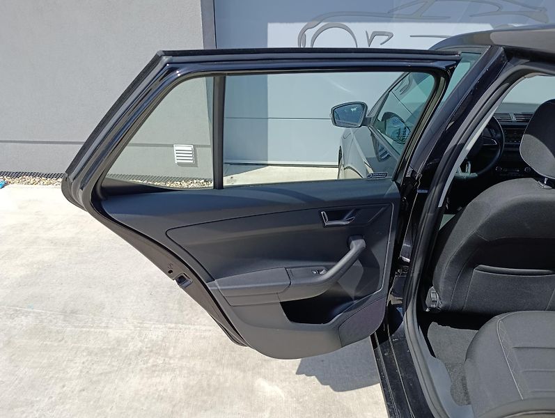 Škoda Fabia 1.2TSI 66kW STYLE ČR - fotka 25 z 29