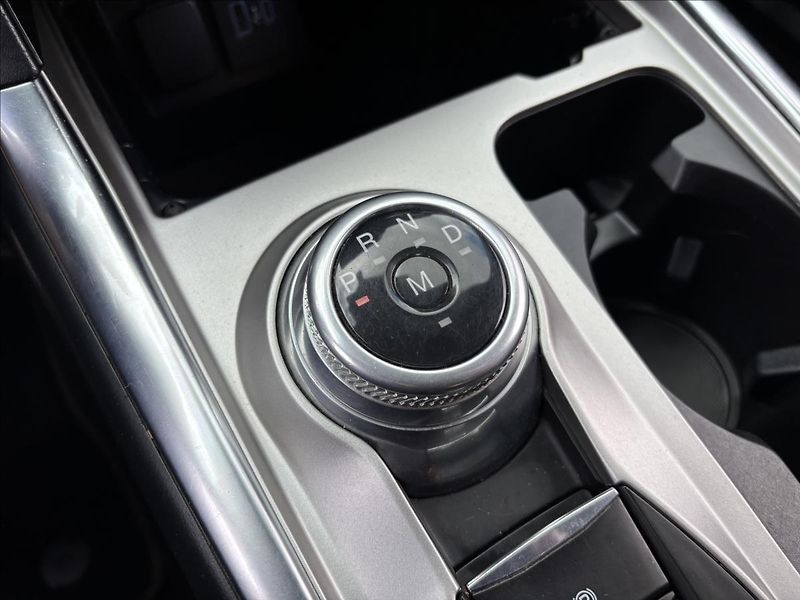 Ford Explorer 3,0 V6 PHEV Platinum AWD 7Míst - fotka 52 z 65